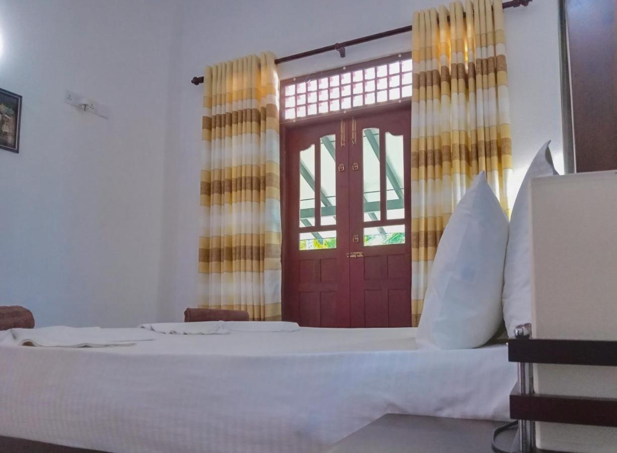 Hotel Aliya Aliya Hikkaduwa Extérieur photo
