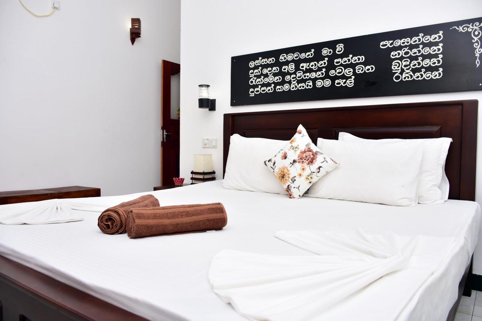 Hotel Aliya Aliya Hikkaduwa Extérieur photo